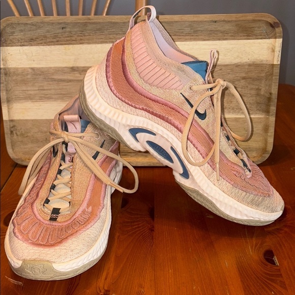 Nike Cosmic Unity 3. Men’s size 10 - Picture 1 of 6